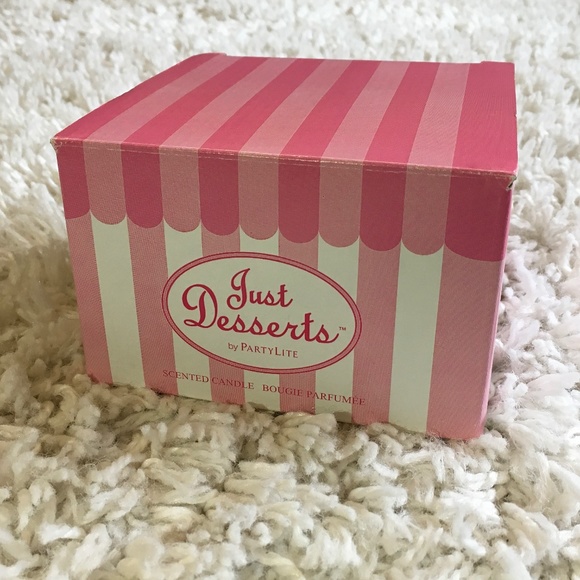 🕯✨ PARTYLITE JUST DESSERTS 3 WICK CANDLE - Picture 1 of 3